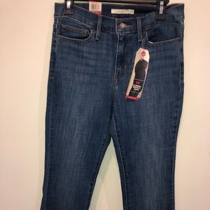 Slimming bootcut Levi’s